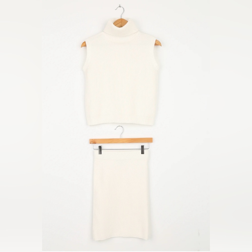 Sleeveless Two-piece Sweater Dress - Picture 5 of 5